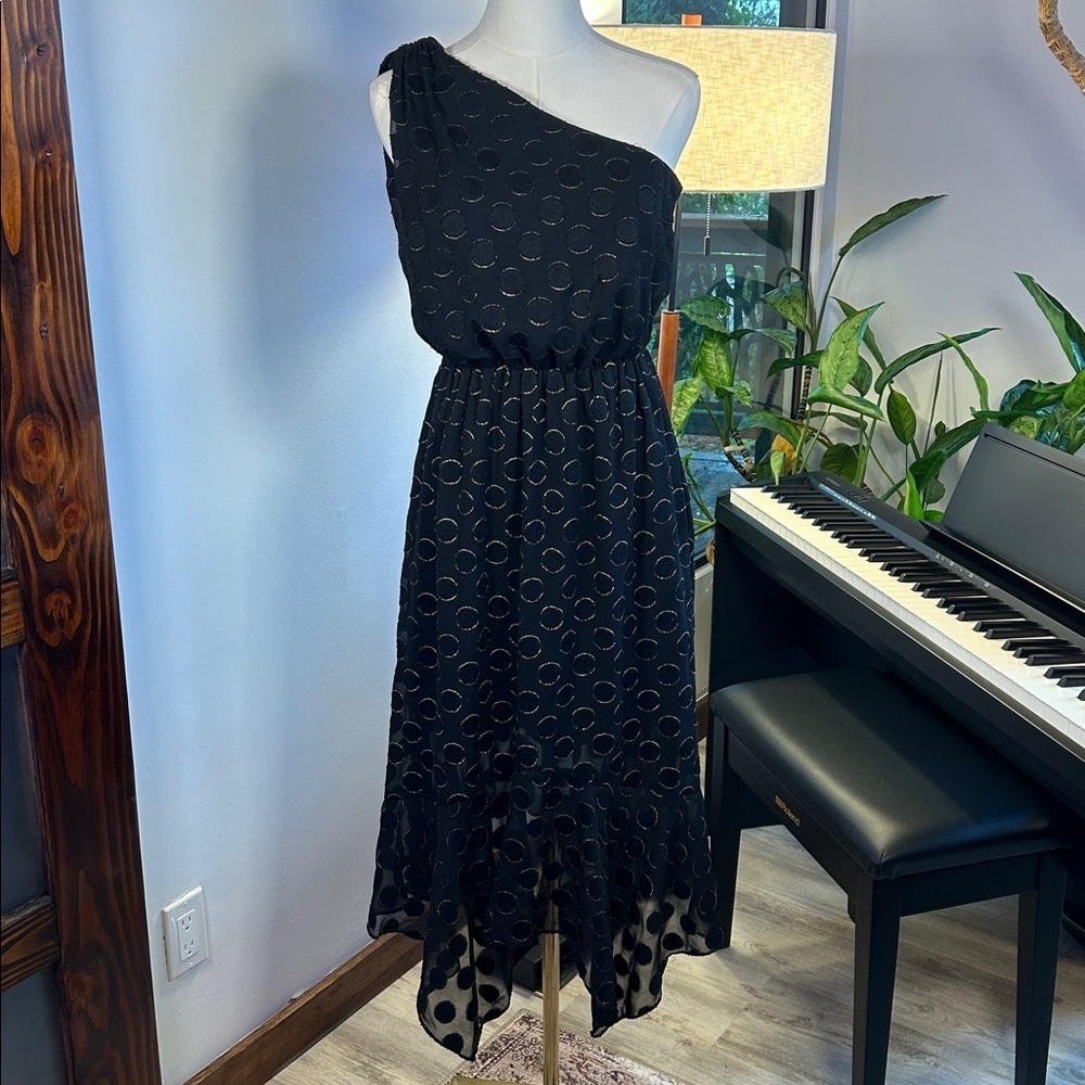 Monique Lhuillier One‑Shoulder Black Textured Metallic Polka Dot Cocktail Dress